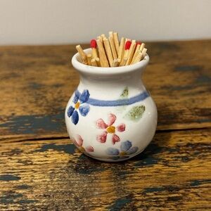 Hand-Painted Floral Ceramic Matchstick Holder - White with Blue & Pink Flowers